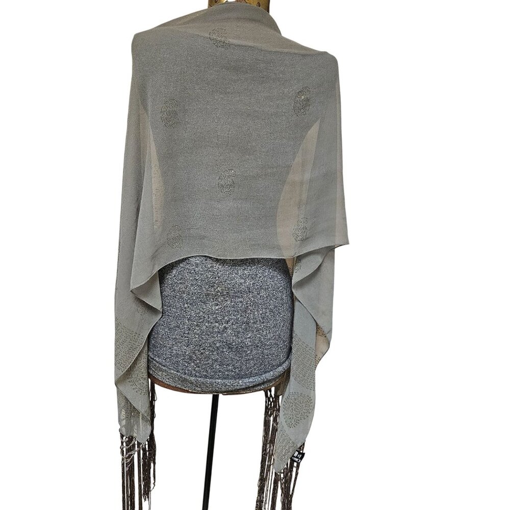 A Brod Fashion Accessories Gray Gold Metallic Fringe Wrap Scarf Shawl Vintage - Picture 7 of 9